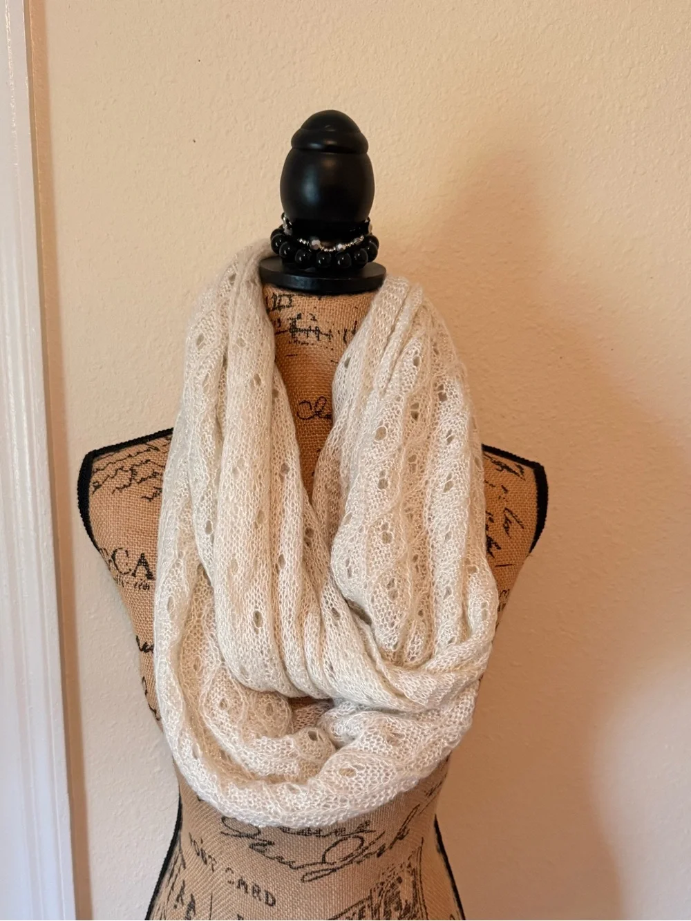 Neutral Cream Cable Knit Infinity Scarf